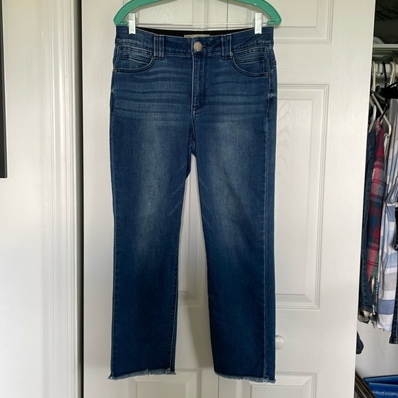 Democracy sz 8  Ab Technology crop jeans. 31” waist. 24” inseam. 35” waist-ankle - Picture 1 of 6